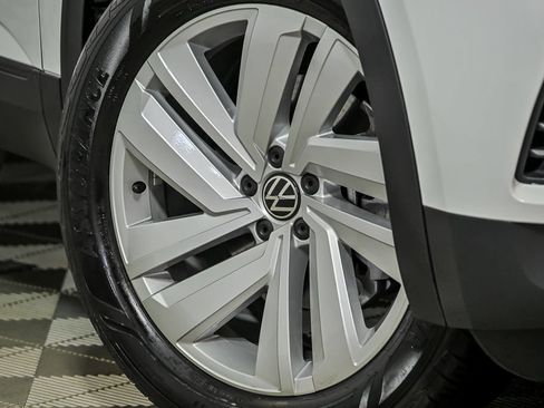 Certified 2022 Volkswagen Atlas Cross Sport SE AWD/4WD image 3