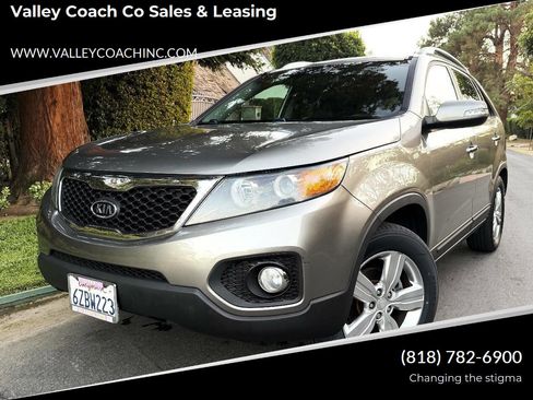 Used 2013 Kia Sorento EX w/ EX V6 Premium Pkg image 1