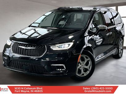 Used 2023 Chrysler Pacifica Limited