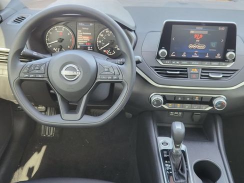 Used 2025 Nissan Altima 2.5 S FWD image 26