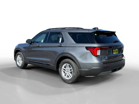 New 2026 Ford Explorer Active w/ Active Comfort Package RWD image 3