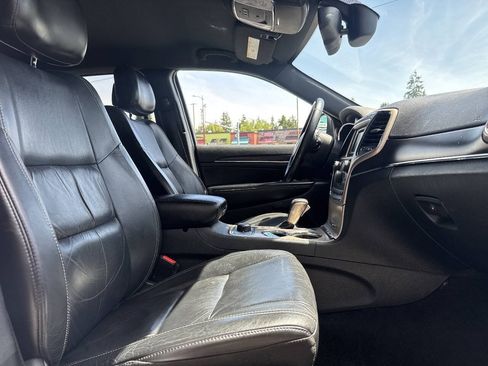 Used 2016 Jeep Grand Cherokee Limited AWD/4WD image 17
