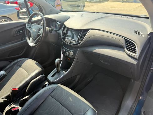 Used 2019 Chevrolet Trax LT w/ LT Convenience Package FWD image 15
