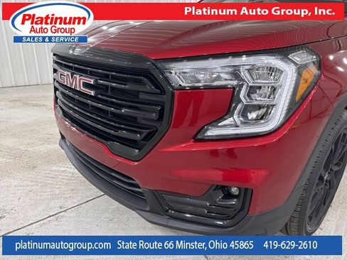 Used 2024 GMC Terrain SLT w/ Elevation Edition image 47