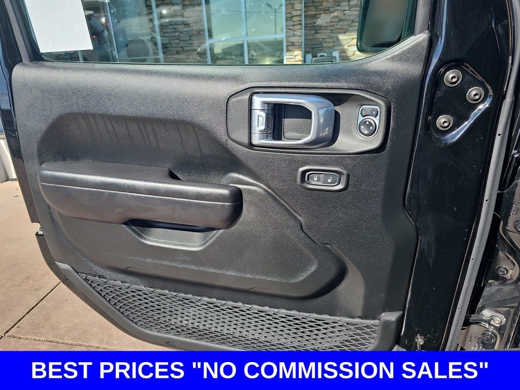 Used 2021 Jeep Wrangler Rubicon AWD/4WD image 25