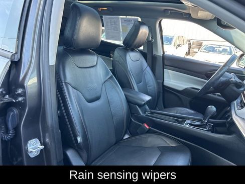 Certified 2022 Jeep Compass Limited w/ Sun and Sound Group image 36