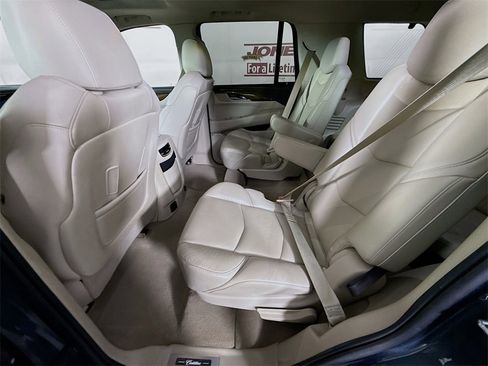 Used 2020 Cadillac Escalade Luxury image 27