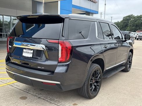 Used 2023 GMC Yukon SLT AWD/4WD image 3