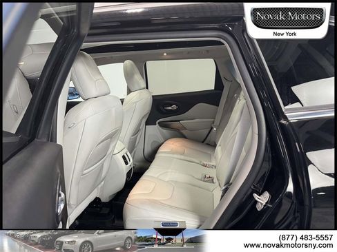 Used 2021 Jeep Cherokee Limited w/ Mopar Interior Package image 11