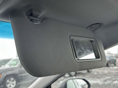 Used 2020 Toyota Camry SE image 34