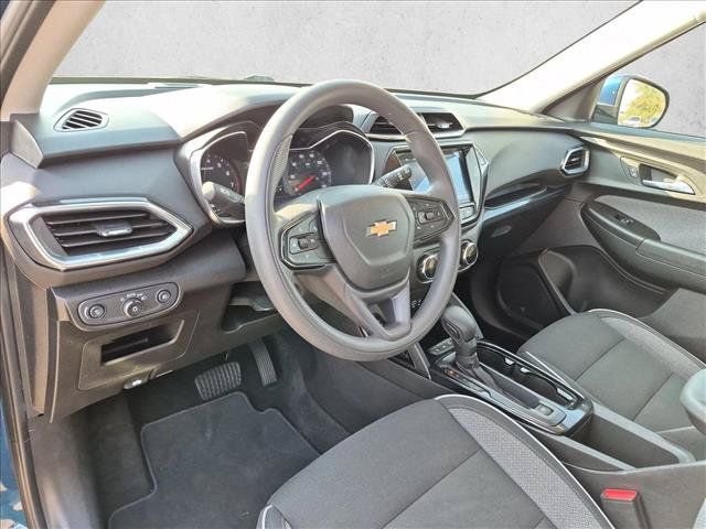 Used 2021 Chevrolet TrailBlazer LT w/ Sun and Liftgate Package FWD image 10