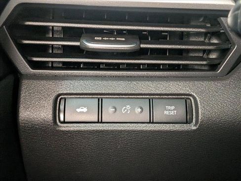 Used 2024 Nissan Altima 2.5 SR FWD image 14