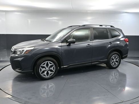 Used 2021 Subaru Forester Premium image 10