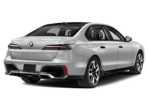 Used 2024 BMW 740i w/ Premium Package RWD image 2