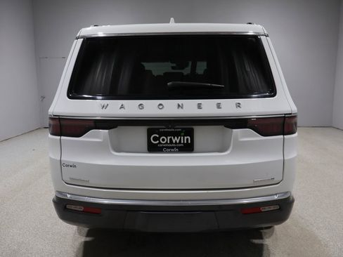 Used 2022 Jeep Wagoneer Series II image 3