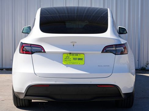 Used 2021 Tesla Model Y Long Range image 52