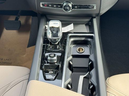 New 2026 Volvo XC60 B5 Plus w/ Protection Package Premier image 9