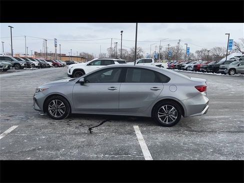 Used 2024 Kia Forte LXS w/ LXS Technology Package image 5