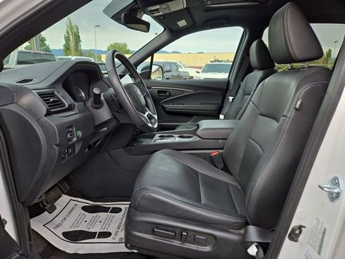 Used 2025 Honda Passport EX-L image 3