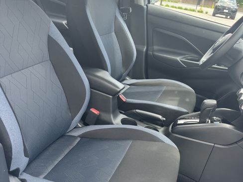 Used 2025 Nissan Versa SV w/ Trunk Package FWD image 12