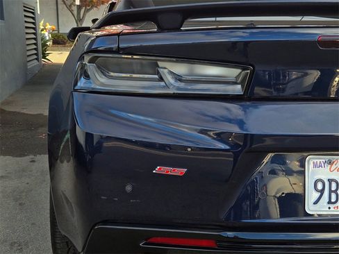 Used 2016 Chevrolet Camaro SS image 9