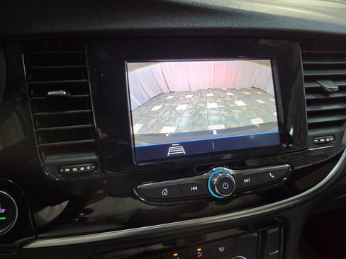 Used 2022 Buick Encore Preferred w/ Safety Package AWD/4WD image 23