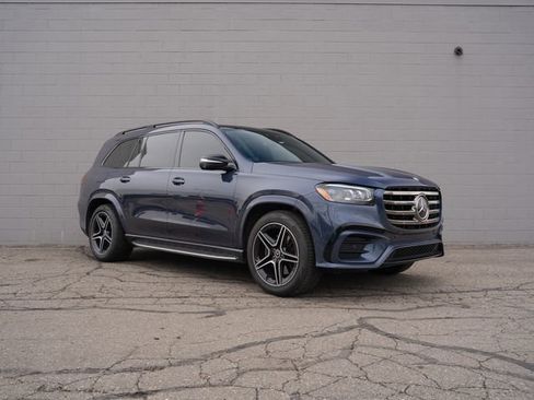 Used 2024 Mercedes-Benz GLS 450 4MATIC image 9