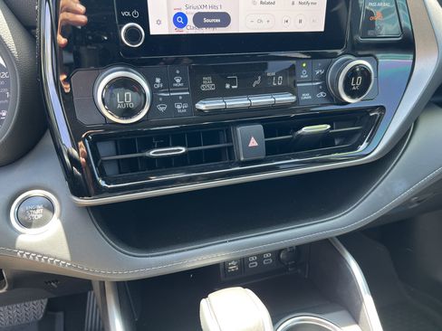 Certified 2024 Toyota Highlander LE image 8