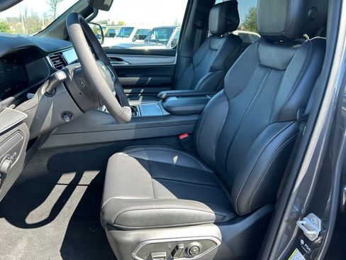 New 2026 Jeep Grand Wagoneer L Limited AWD/4WD image 21