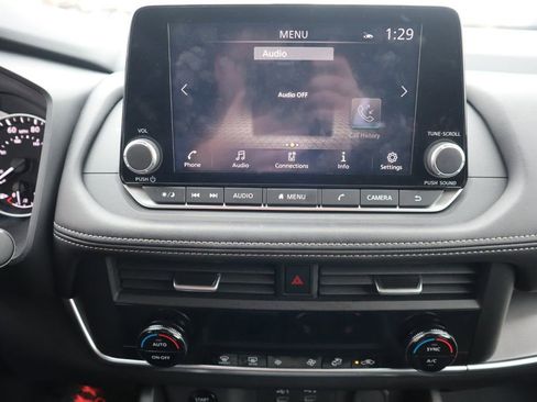Certified 2025 Nissan Rogue SV AWD/4WD image 53