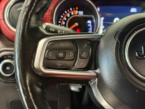 Used 2019 Jeep Wrangler Unlimited Sahara AWD/4WD image 15