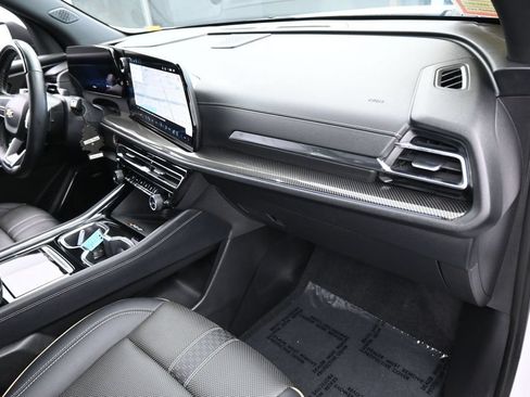Used 2025 Chevrolet Traverse High Country FWD image 52