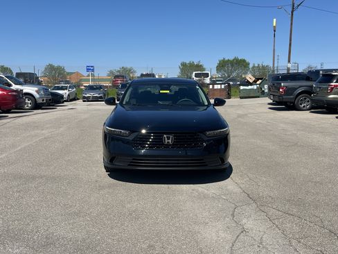 Used 2025 Honda Accord SE image 3
