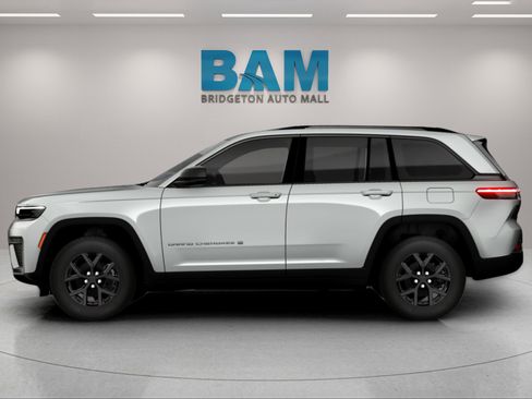 New 2026 Jeep Grand Cherokee Altitude AWD/4WD image 12