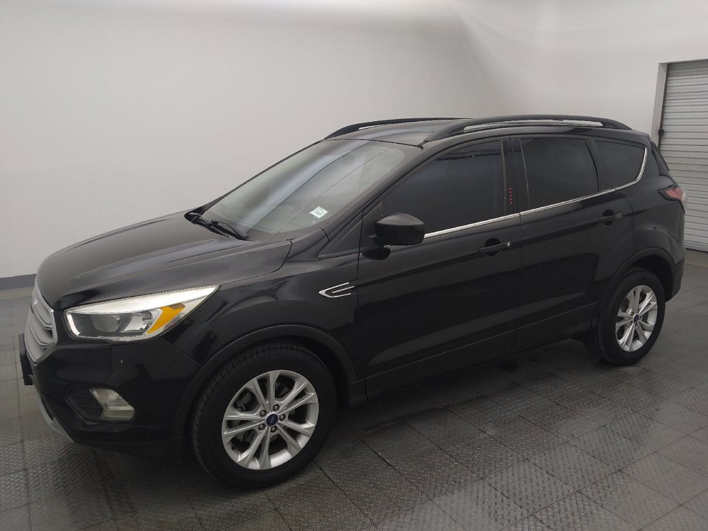 Used 2018 Ford Escape SE FWD image 2