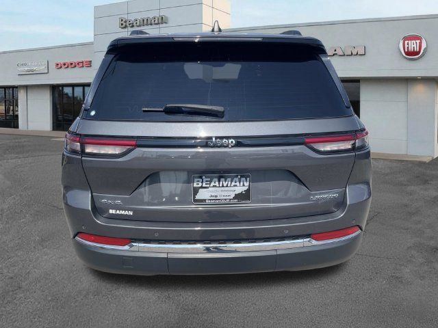 Used 2023 Jeep Grand Cherokee Laredo AWD/4WD image 4