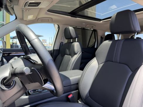 Used 2025 Honda Pilot Touring image 33