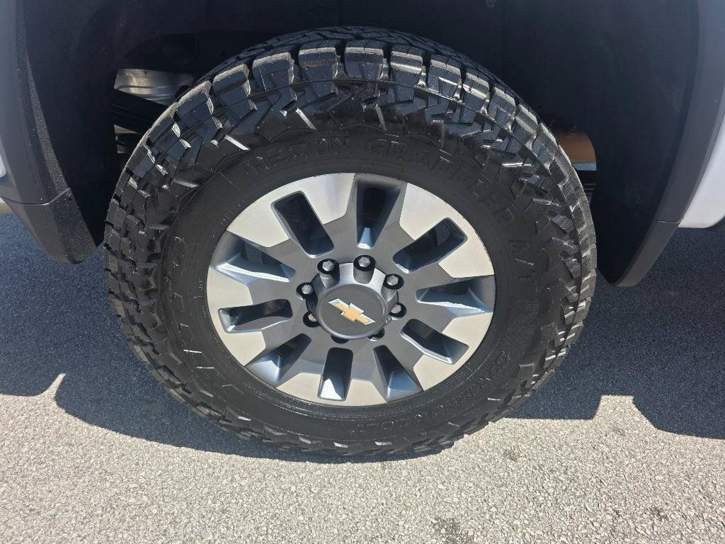 Used 2022 Chevrolet Silverado 2500 LTZ w/ LTZ Premium Package AWD/4WD image 20