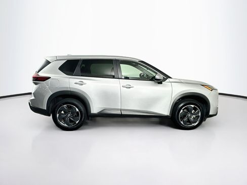 Used 2025 Nissan Rogue SV FWD image 10