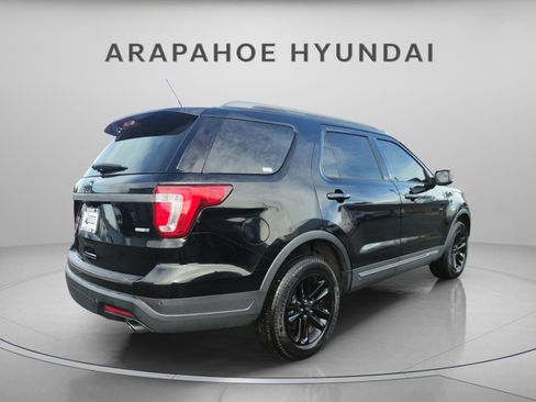 Used 2018 Ford Explorer XLT image 8