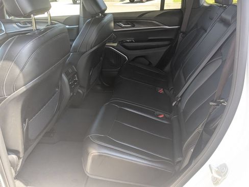 Used 2024 Jeep Grand Cherokee Limited 4xe AWD/4WD image 31
