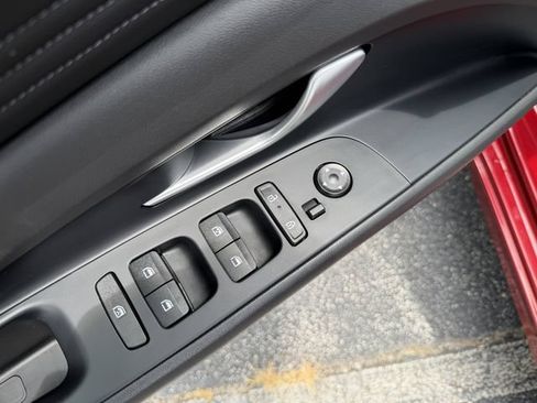 Used 2024 Hyundai Elantra Limited FWD image 11