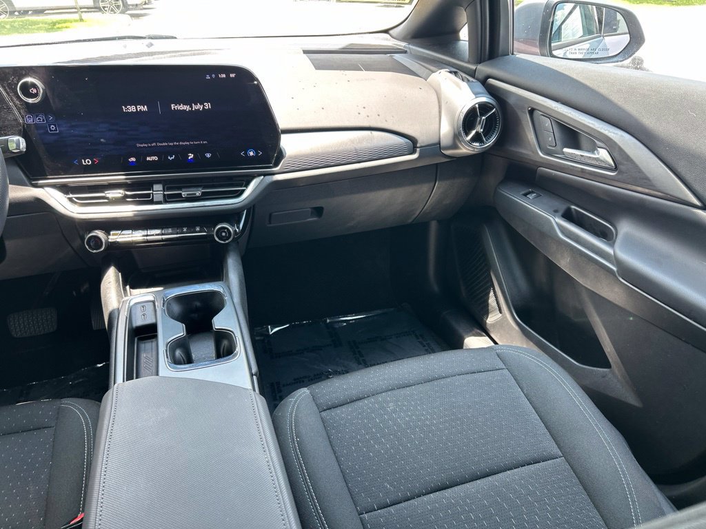 Used 2025 Chevrolet Equinox EV LT FWD image 11