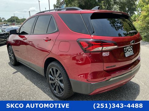 Used 2022 Chevrolet Equinox RS w/ RS Leather Package FWD image 2