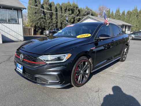 Used 2019 Volkswagen Jetta GLI image 4