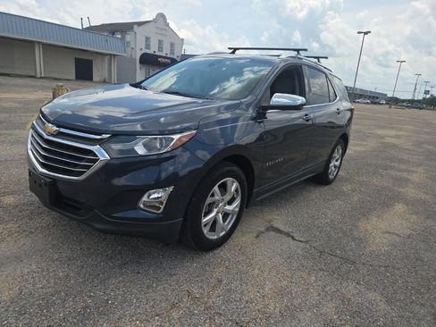 Used 2018 Chevrolet Equinox Premier FWD image 3