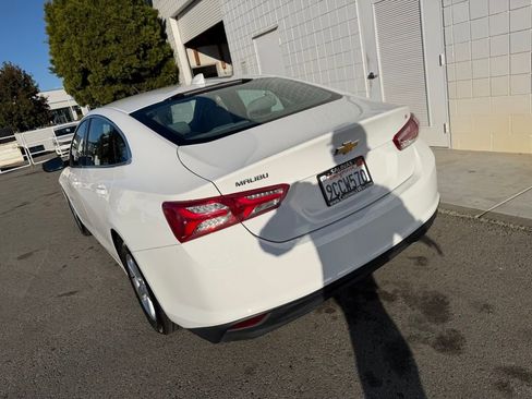 Used 2022 Chevrolet Malibu LT image 4