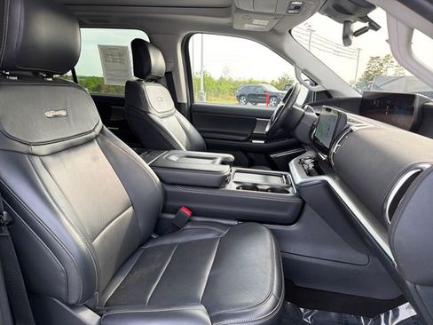Used 2025 Ford Expedition Platinum AWD/4WD image 49