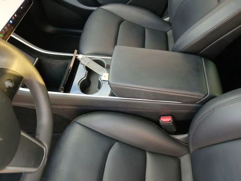 Used 2021 Tesla Model Y Long Range image 7
