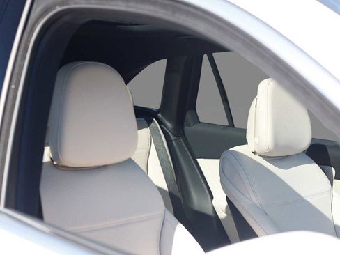 Used 2026 Mercedes-Benz GLC 300 GLC 300 image 11